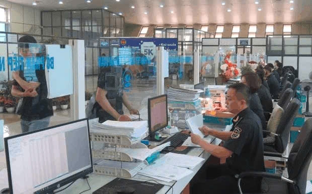 Tăng đột biến xe chở hàng qua cửa khẩu Lạng Sơn sang Trung Quốc